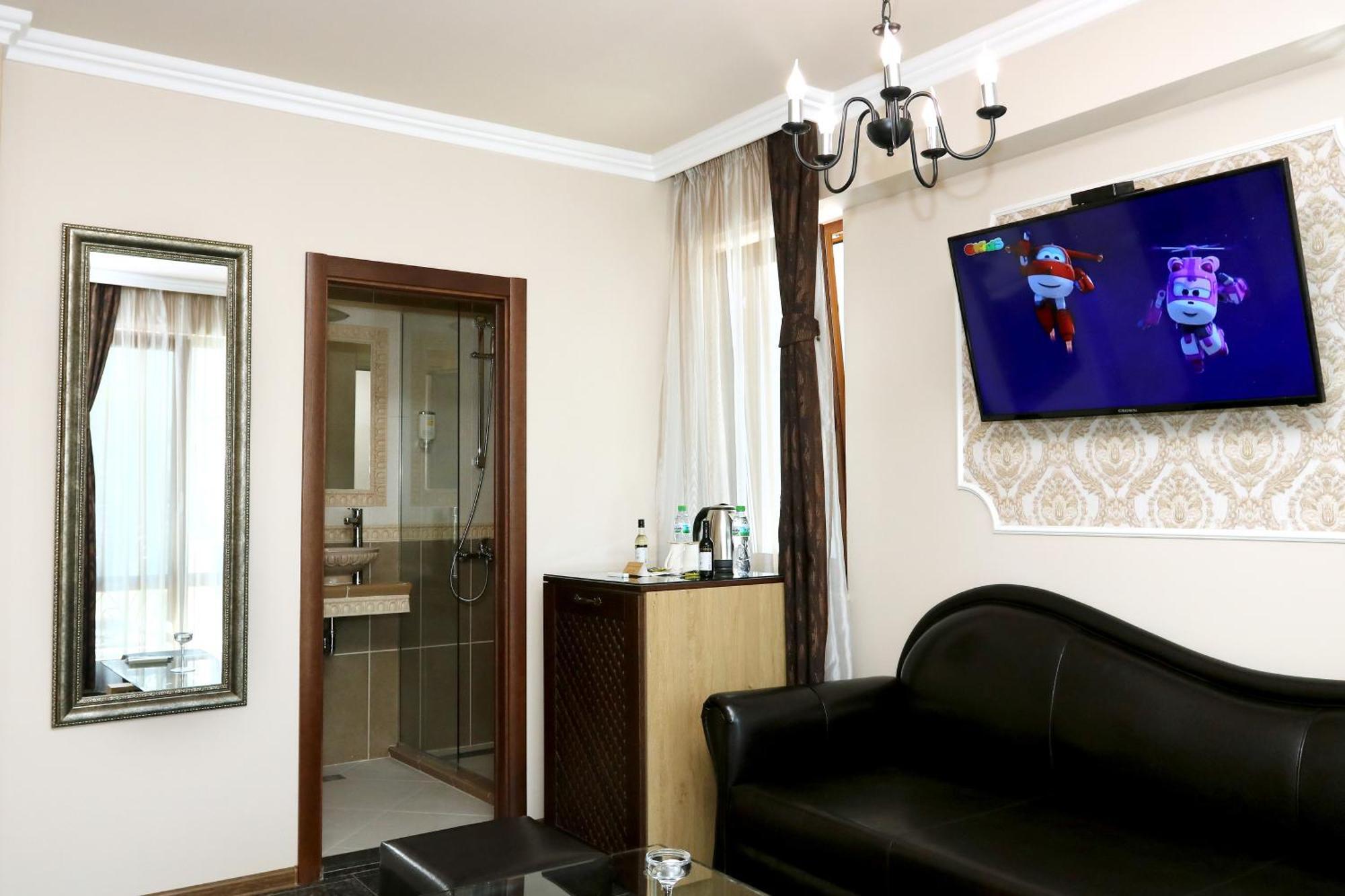 Mon Ami Apart In Studentski Grad Area Sofia Exterior photo